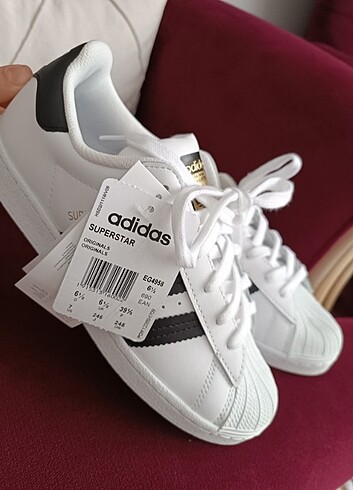 39 Beden Orjinal ithal etiketli adidas ayakkabi