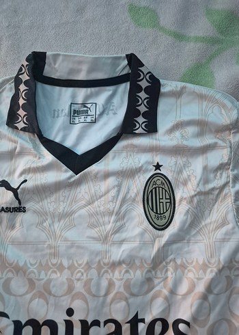 Adidas 23/24 Milan Efsane Beyaz Forma Hatasız. (Ütüsüz) XL beden.