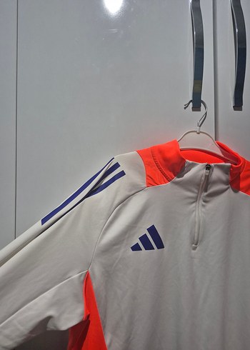 Adidas Orjinal Antrenman Üstü Futbolcu Stil.
açiklamayi okuyun. - Görsel 3