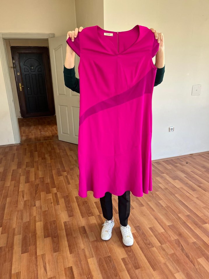 Pembe V Yaka Saten Görünümlü - Görsel 4