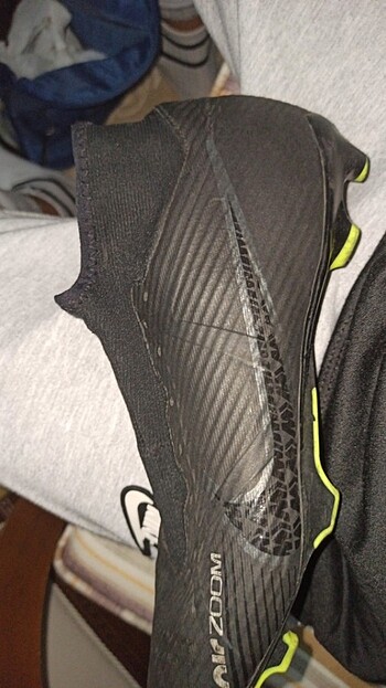 Nike Air Zoom 42,5 Numara 1 sene garantisi var Ama kayıp bağcı