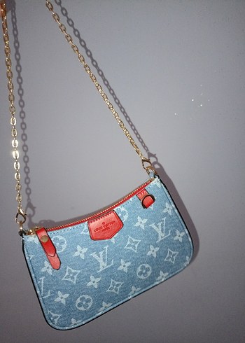 Louis Vuitton Mavi Denim Zincir Detaylı Kadın Çapraz Çanta