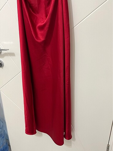 s Beden kırmızı Renk Zara saten elbise