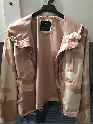 Bershka yağmurluk
