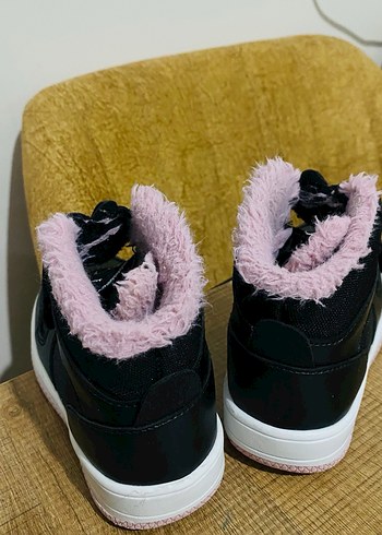 Kızlar İçin Peluş Detaylı Sokak Tarzı Terlik - Görsel 2