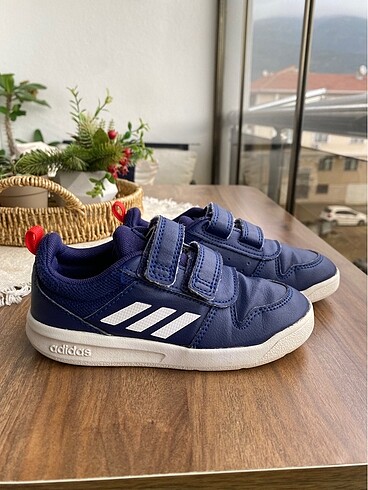 27 Beden lacivert Renk Adidas spor ayakkabı
