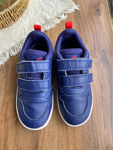 Adidas spor ayakkabı