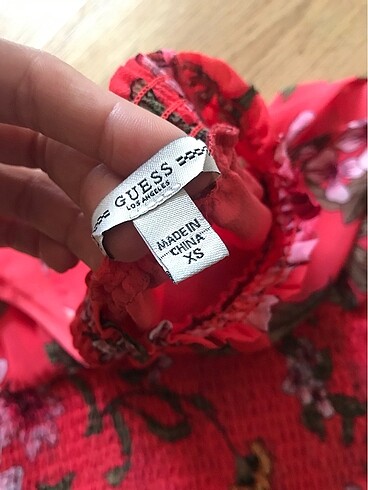 Guess guess çiçekli crop