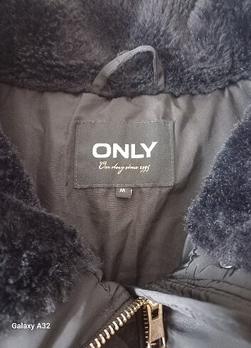 Only Uzun mont şapka kısmı çıkarılıp takilabilir