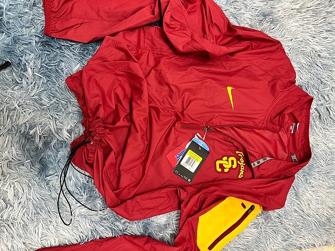 s Beden bordo Renk Nike Amerika?dan
