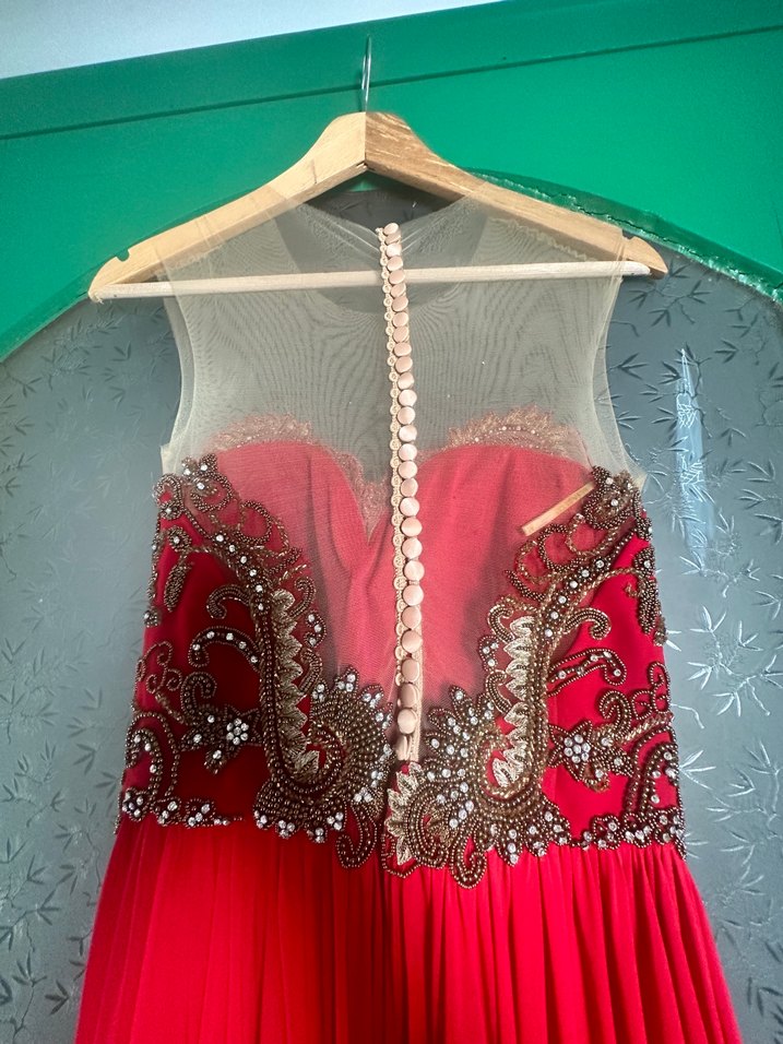 Kırmızı İşlemeli Straplez Uzun Elbise - Görsel 2