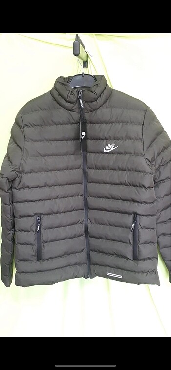 Nike mont