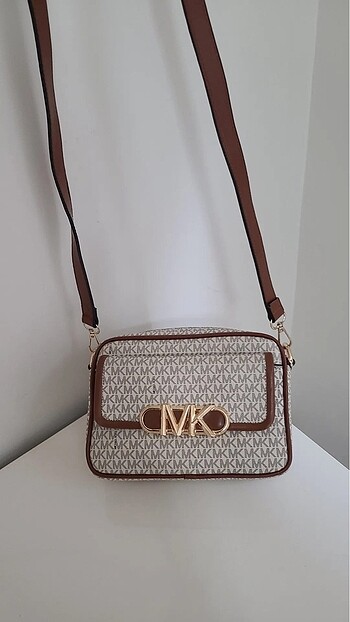 Michael Kors Çapraz model çanta
