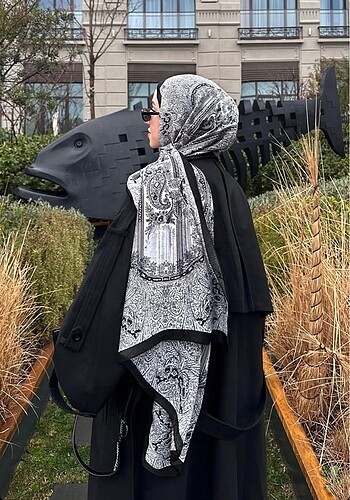 Etro etnik desen şal