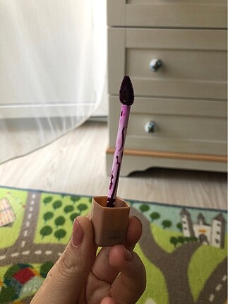 Beden LOREAL PARİS LES CHOCOLATS RUJ