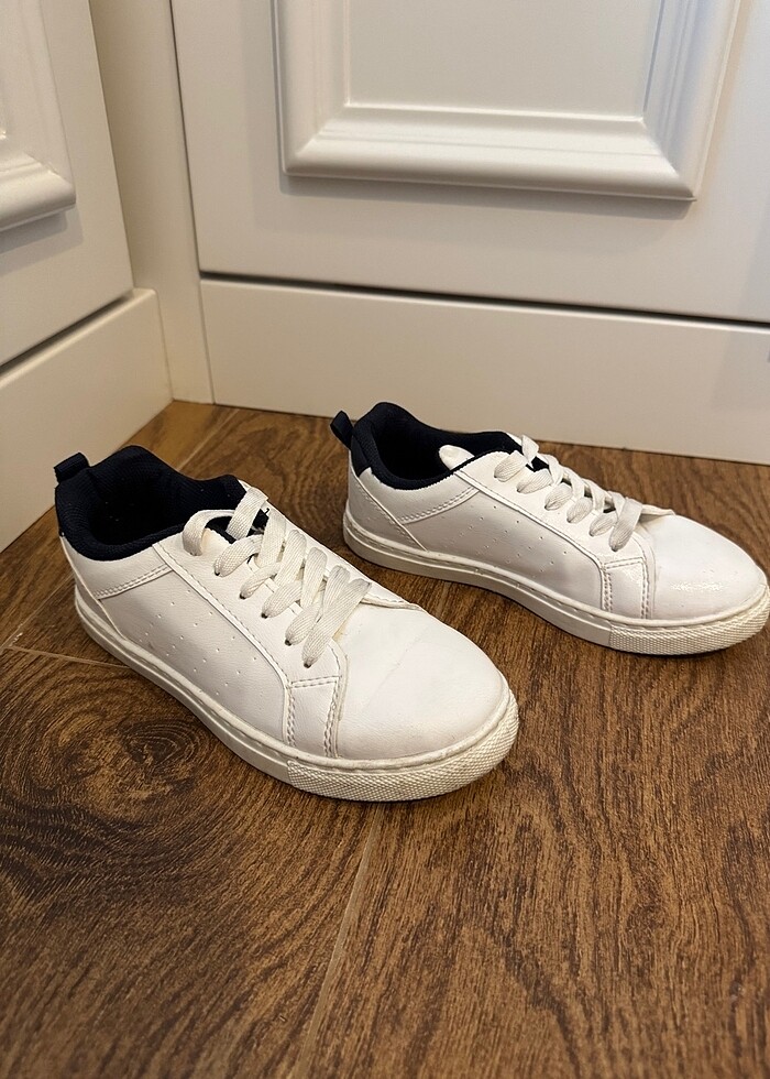 Beyaz ayakkabı - Görsel 2