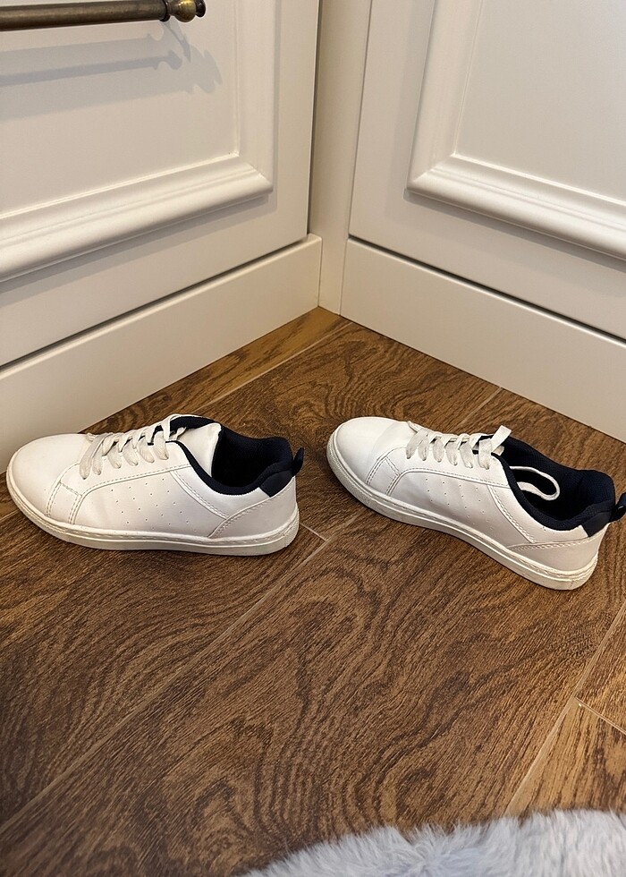 Beyaz ayakkabı - Görsel 4