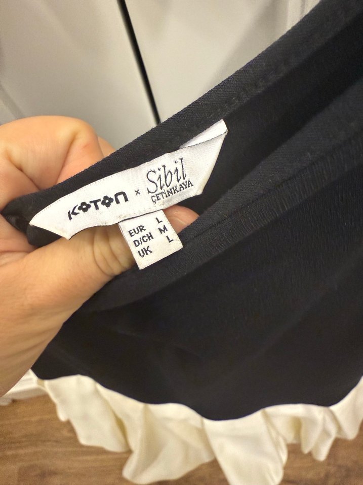 Siyah Beyaz Pilili Mini Elbise
KotonXSibilÇetinkaya - Görsel 2