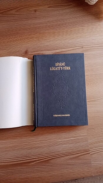  Dîvânü Lûgati't Türk+Atatürk'le ve Nutuk'la ilgili CD'ler