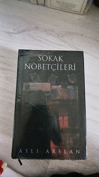 Sokak nöbetçileri 2. Kitap ciltli