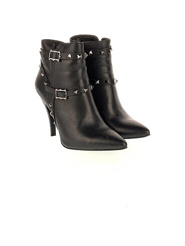 Diğer PreLoved Bot %70 İndirimli.