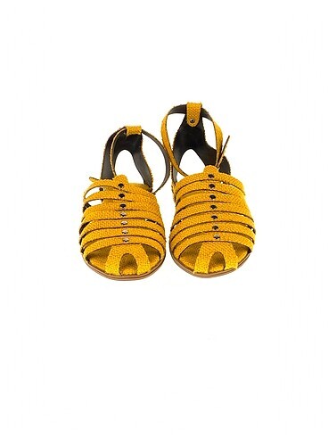 39 Beden PreLoved Sandalet %70 İndirimli.