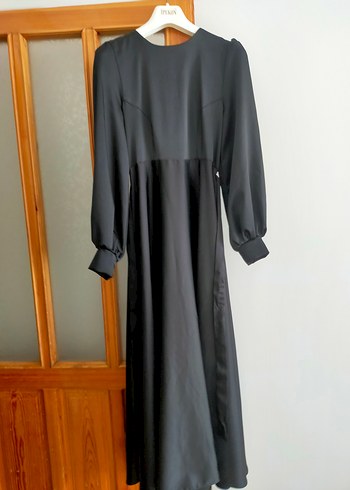 Uzun Siyah abiye M beden özel dikim bir kaç kere giyilmiştir