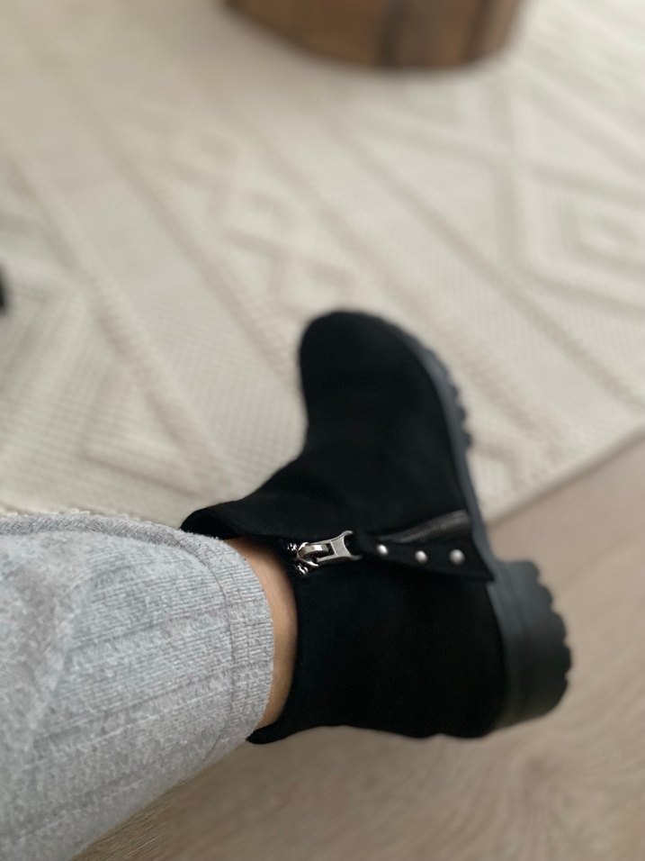 Siyah Süet Tokalı Kadın Bot - Görsel 2