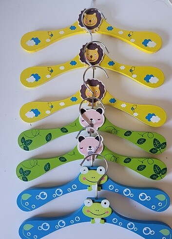 7 adet ahşap zara home çocuk askısı