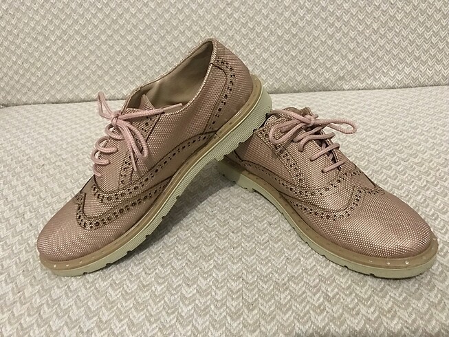 35 Beden ten rengi Renk Parkmoda ayakkabı hiç kullanılmadı.