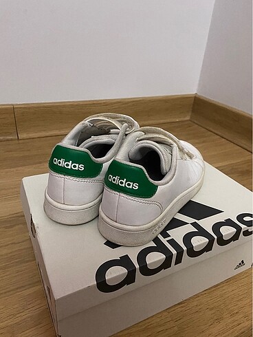 33 Beden beyaz Renk Adidas Stan Smith Çocuk Ayakkabı
