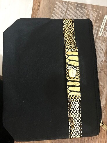 Makyaj çantası