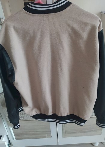 Bej ve Siyah Düğmeli Kadın erkek kolej ceketi - Görsel 4