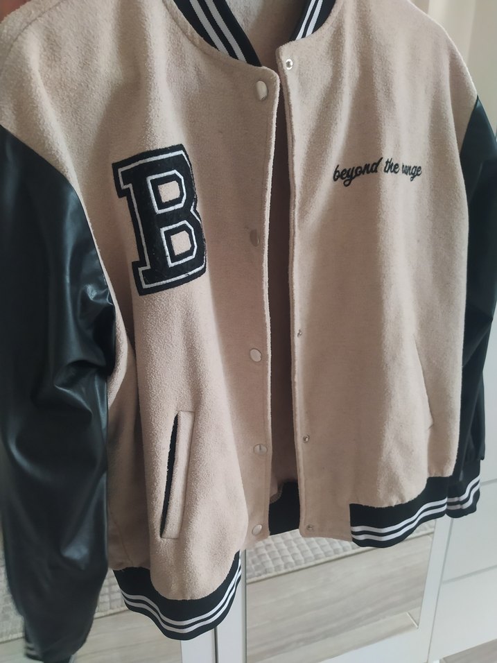 Bej ve Siyah Düğmeli Kadın erkek kolej ceketi - Görsel 2