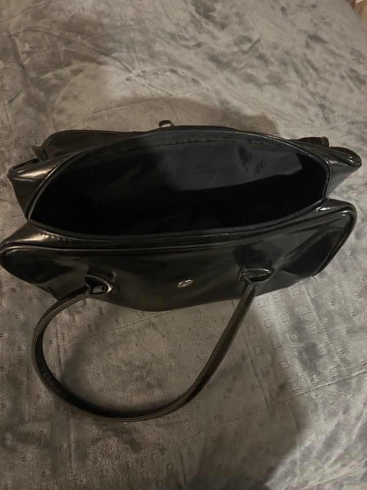 Klasik Siyah Deri Tokalı Kadın Çanta - Görsel 3