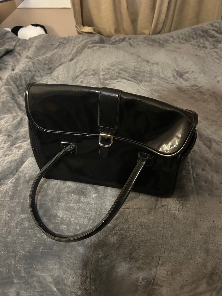 Klasik Siyah Deri Tokalı Kadın Çanta - Görsel 2