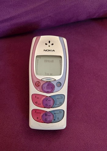 Nokia 2300 kayıtlı sağlam dünya tatlısı bir telefon