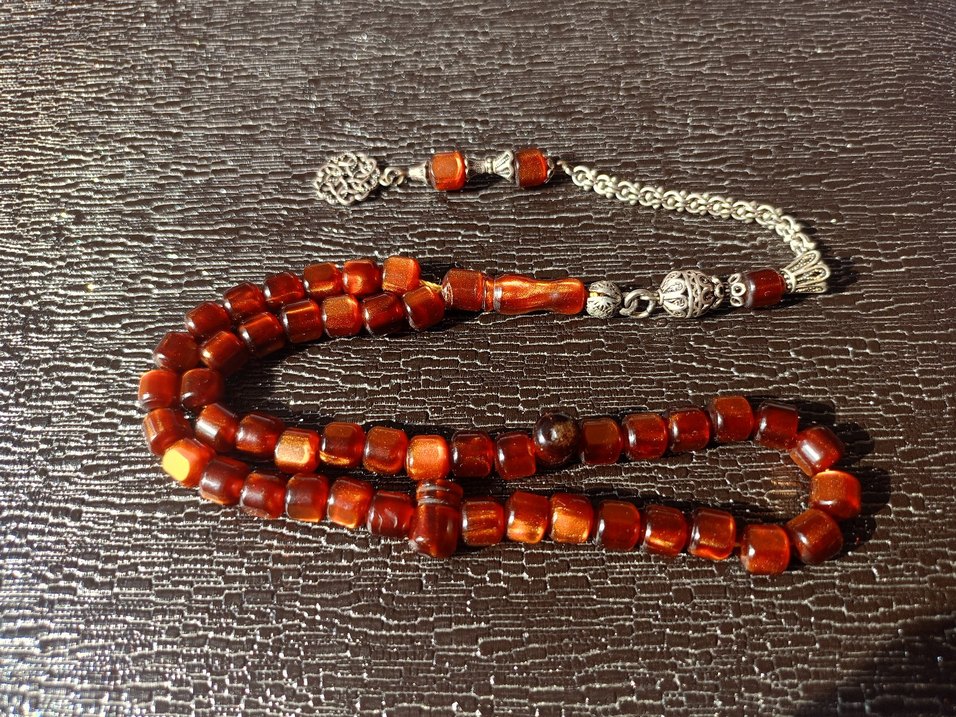 Tarzı Erkek Tesbih - Koyu Kahverengi eski kehribar 45 habbe - Görsel 3