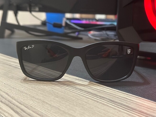 Ray Ban ferrari model orijinal güneş gözlüğü