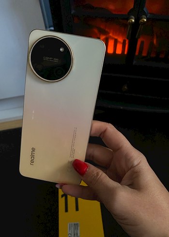 Sarı Realme 11 Android Telefon - Görsel 2