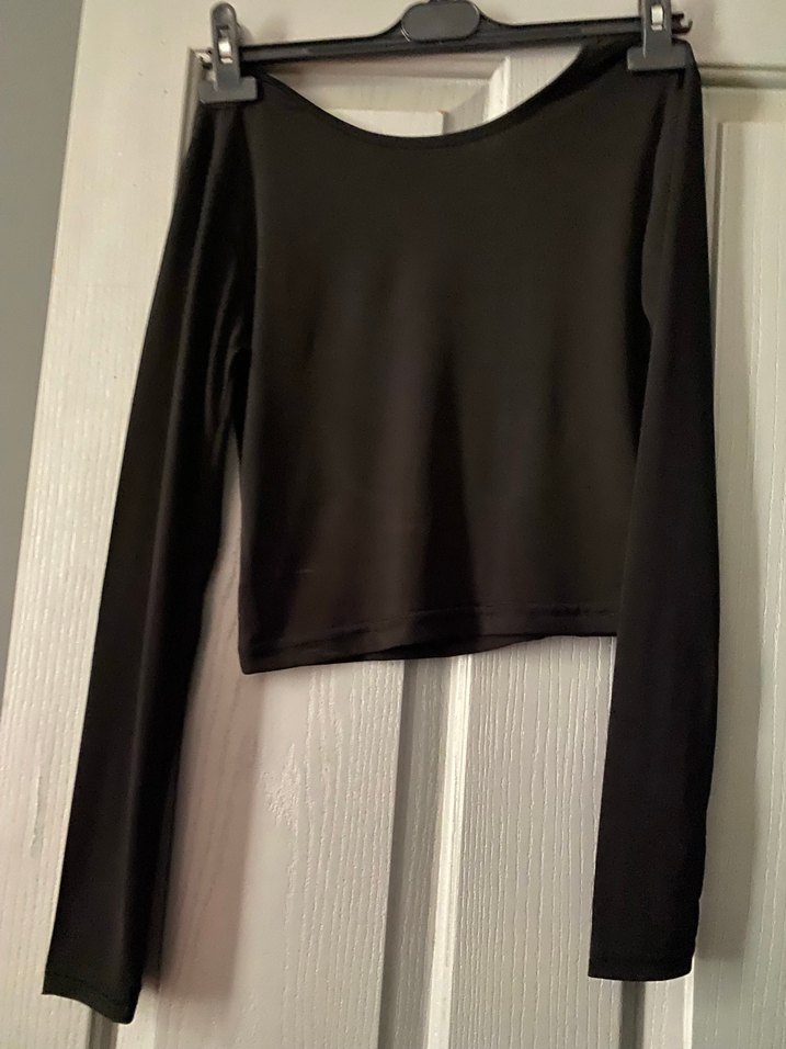 Zincir Detaylı Siyah Uzun Kollu Mini Bluz - Görsel 4