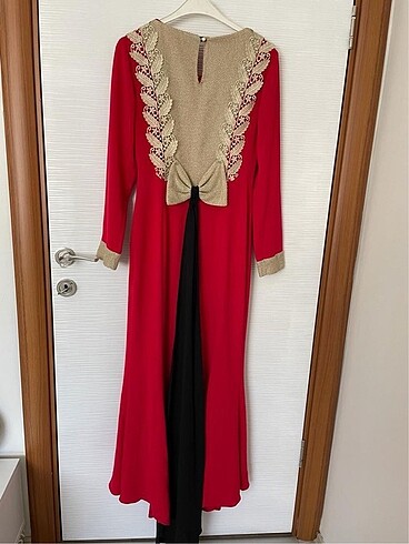 42 Beden kırmızı Renk Balık model abiye