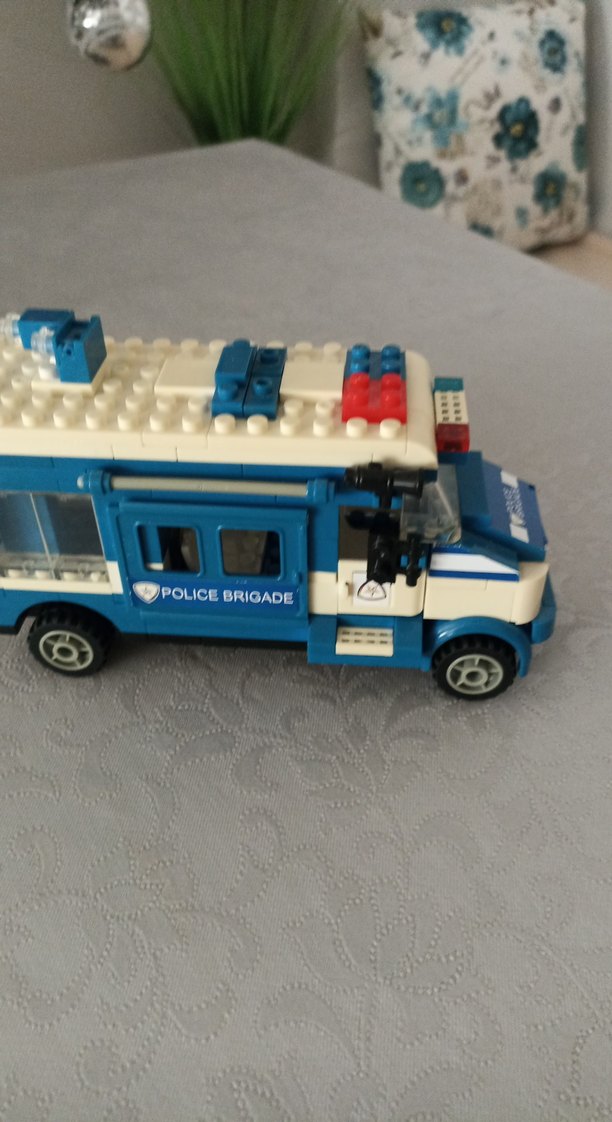 LEGO polis arabası - Görsel 2