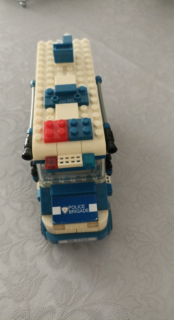 LEGO polis arabası - Görsel 4