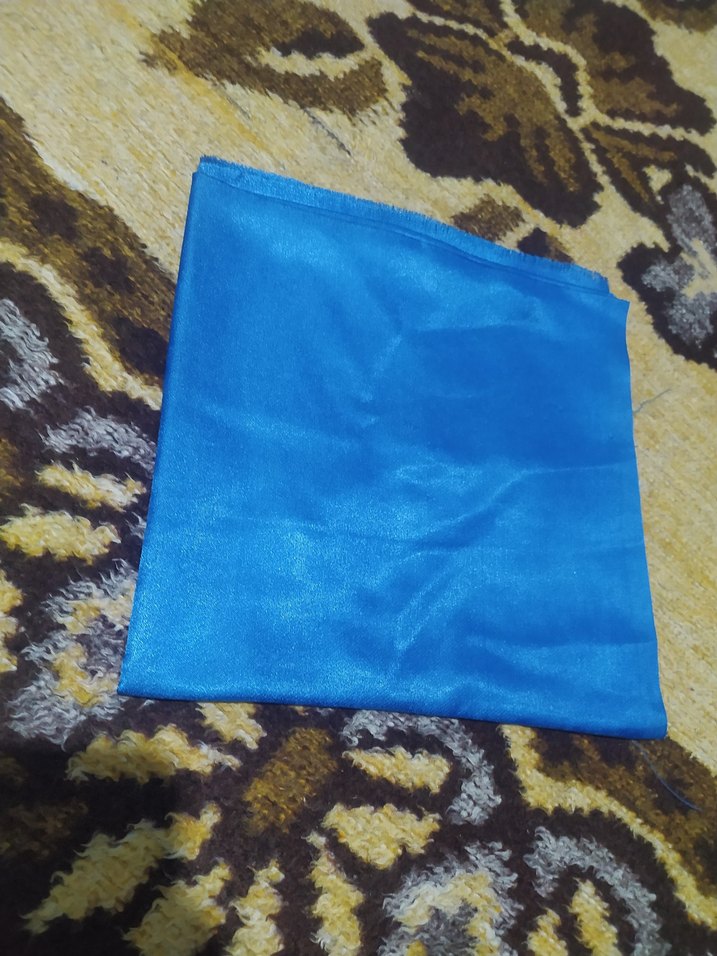 Parlak Mavi Eşarp - Görsel 2