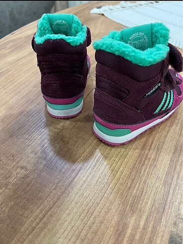20 Beden pembe Renk Sıfır ayarında Adidas bebek botu