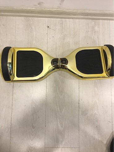 Altın renkli hoverboard