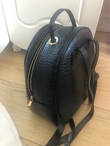  Beden siyah Renk Orjinal Zara çanta