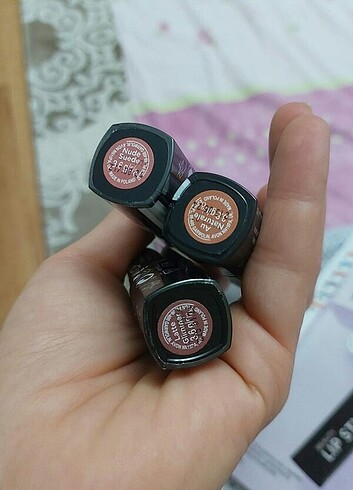 Avon ruj
