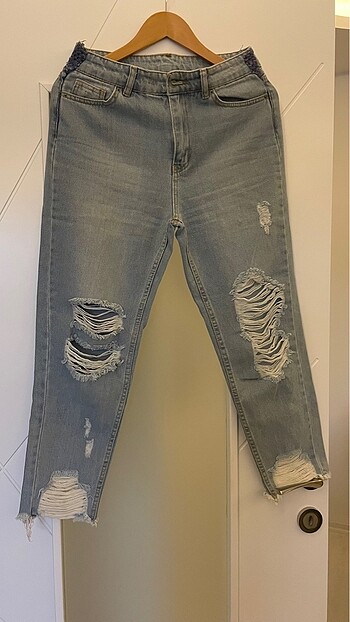 Buzmavi yırtıklı 38 beden jeans
